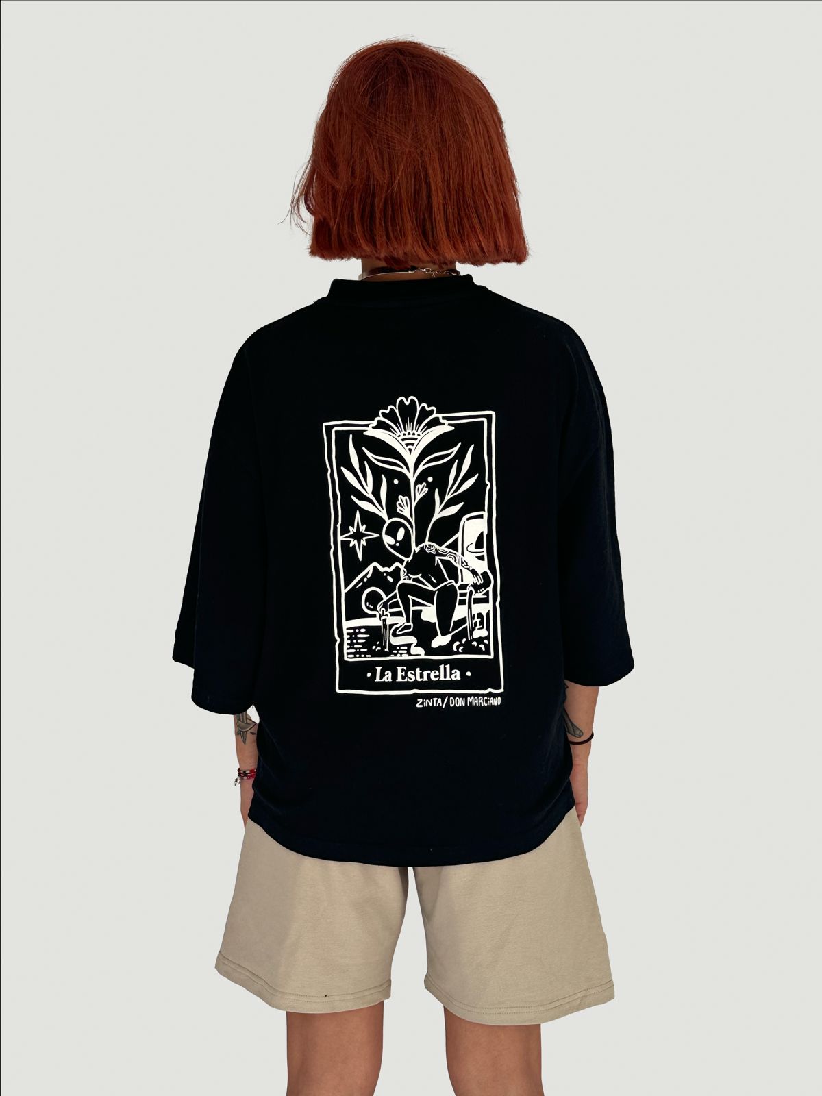 Remera "La Estrella" Negra (Boxy Fit)